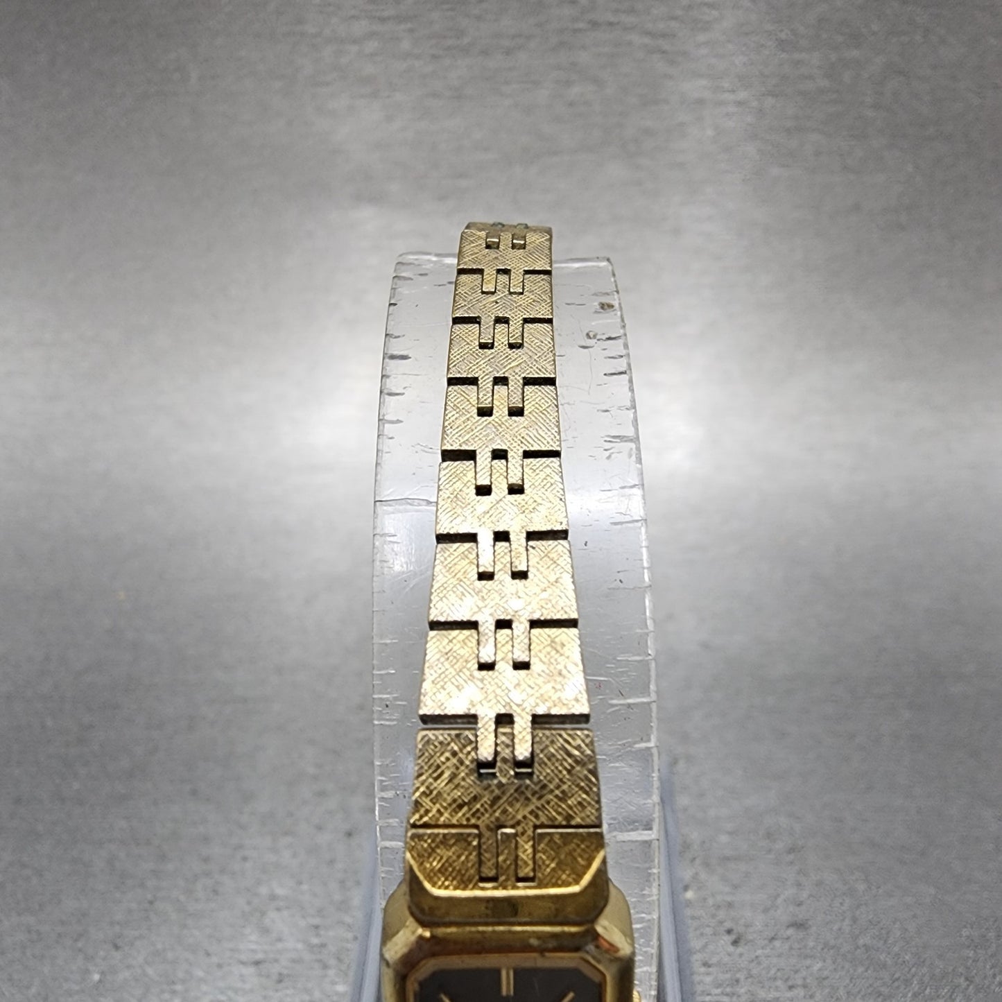 Seiko Tank Watch Women 13mm Black Dial Gold Tone Rectangle 13205649 New Battery4