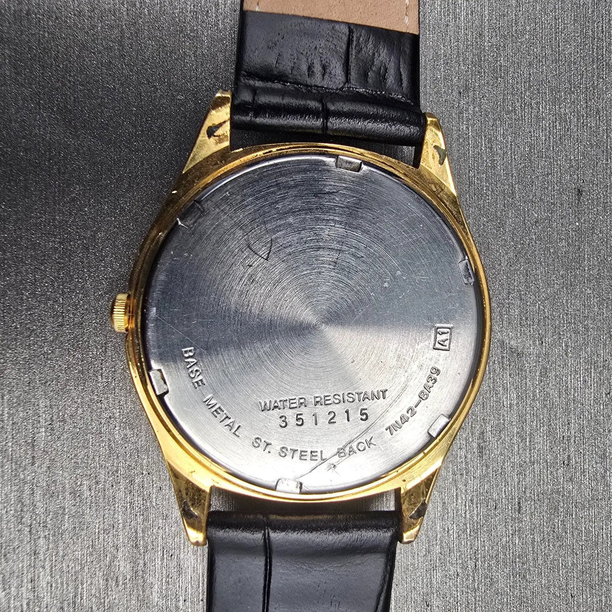 Seiko Watch Men 35mm Gold Dial Gold Tone Date Round 7N42-8A39 New Battery10