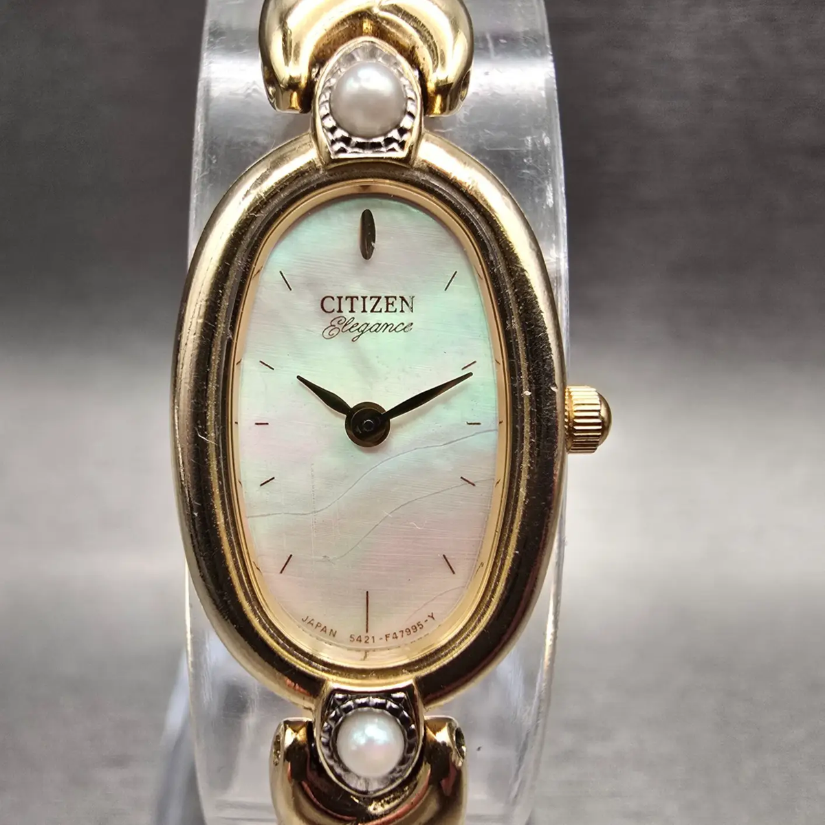 Citizen Elegance Watch Women 14mm MOP Dial Gold Tone Oval 5421-F43542 New Batt1