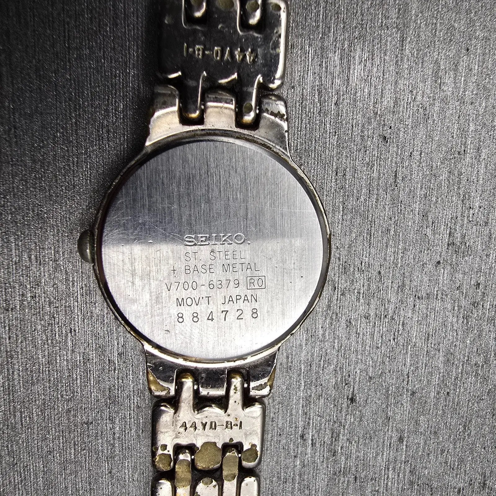 Seiko Watch Women 24mm Silver Dial Two Tone Round V700-6379 New Battery Vintage10
