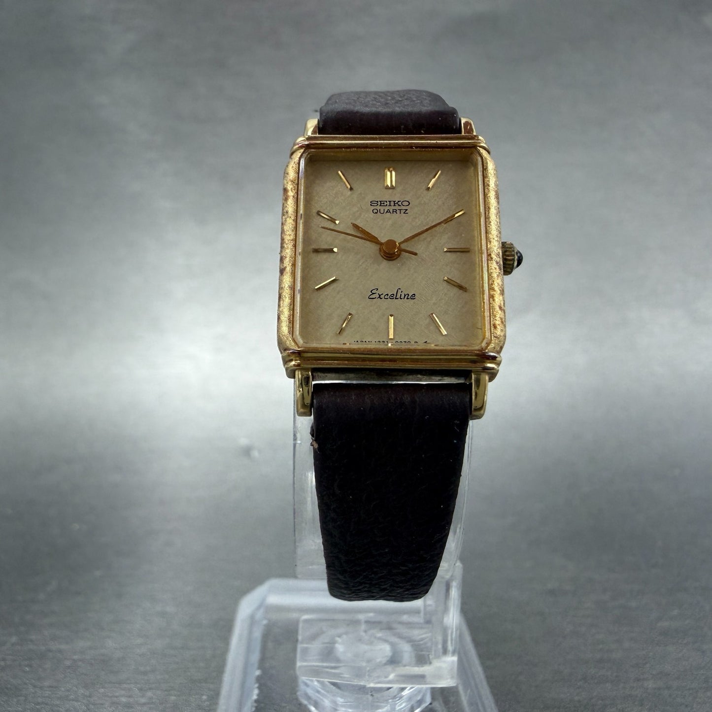 Seiko Exceline Tank Watch Women 18mm Champagne dial Gold Tone 1221-5670 NewBat 45