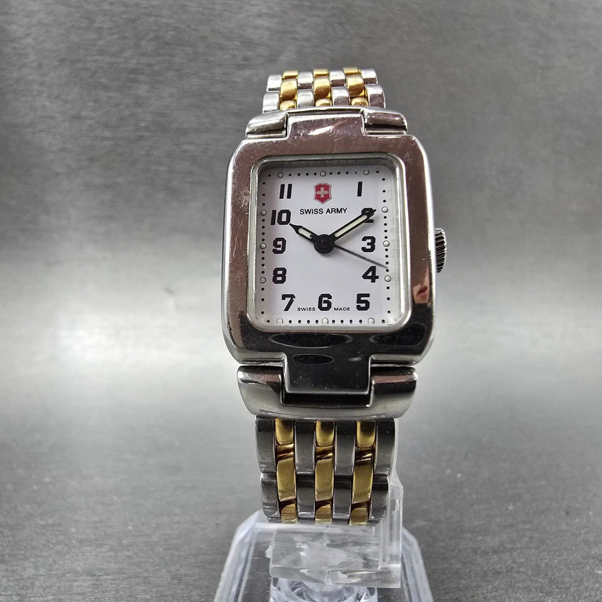 Swiss Army Alliance Tank Watch Women 22mm White Dial Two Tone New Battery5