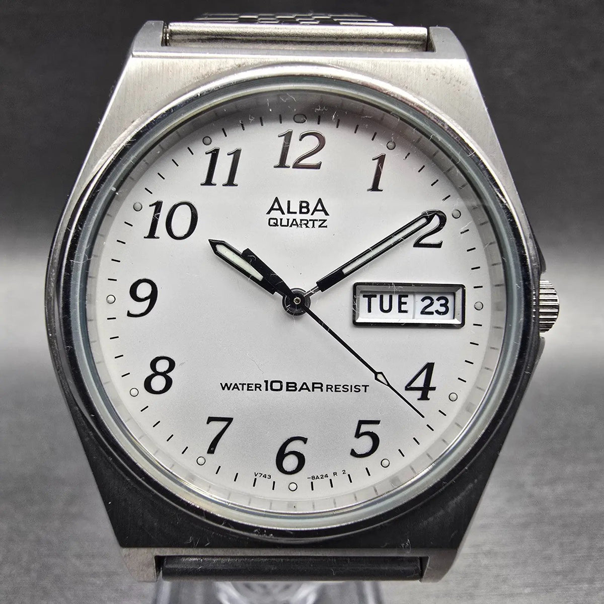 Seiko Alba Watch Men 34mm White Dial Silver Tone Daydate V743-8A10 New Battery H1