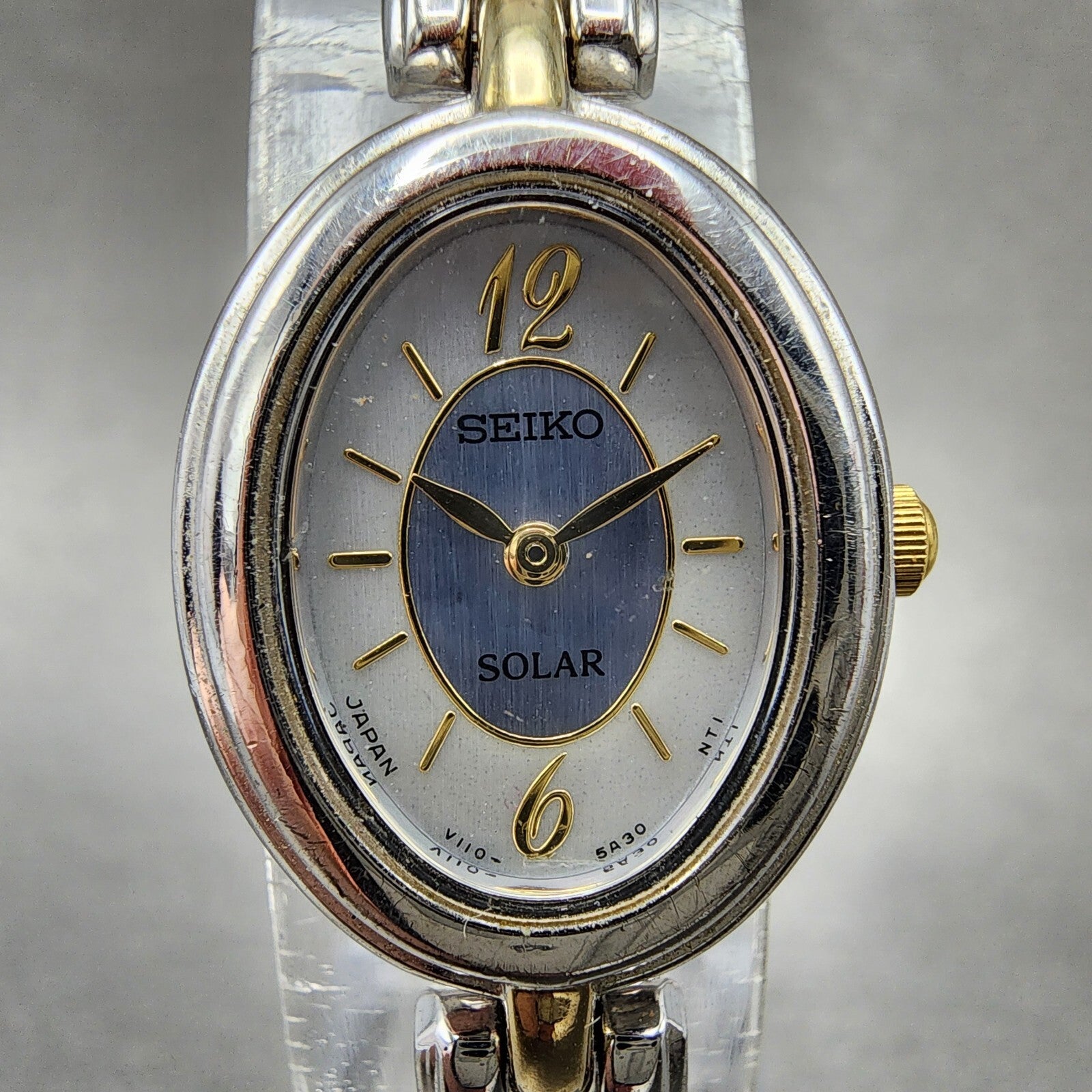 Seiko Solar Watch Women 18mm MOP Dial Two Tone Oval V1105a20 Runs1