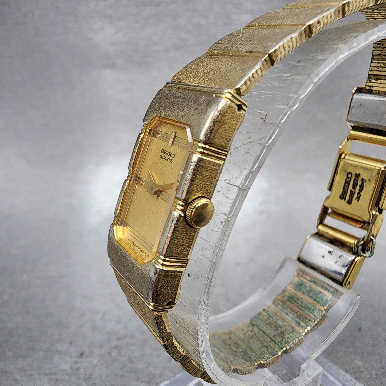 Seiko Tank Watch Women 13mm Champagne Dial Gold Tone 2e205030 New Battery2