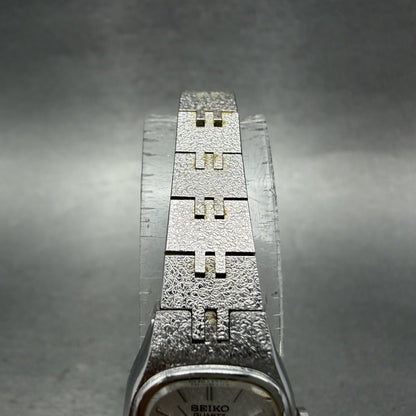 Seiko Watch Women 17mm Silver Dial Silver Tone Oval 7321-5399 New Battery4