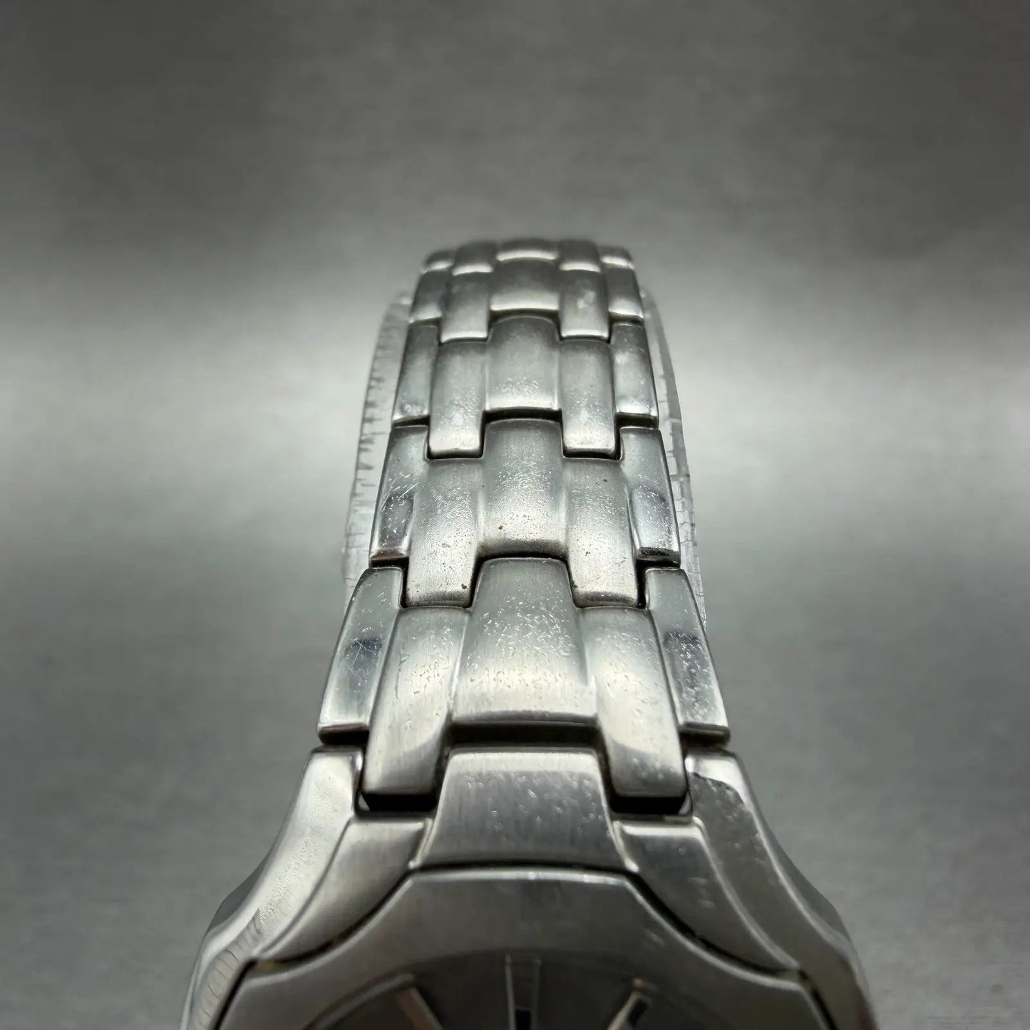 Citizen Eco-Drive Watch Women 25mm Gray Dial Silver Tone Date E011-S049601 Runs4