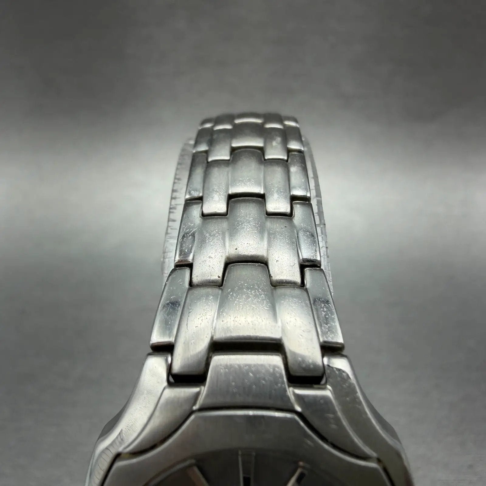Citizen Eco-Drive Watch Women 25mm Gray Dial Silver Tone Date E011-S049601 Runs4