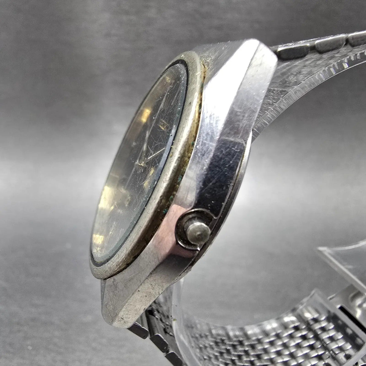 Seiko SQ Watch Men 35mm Gray Dial Two Tone Daydate Round 8223-8009 PARTS3