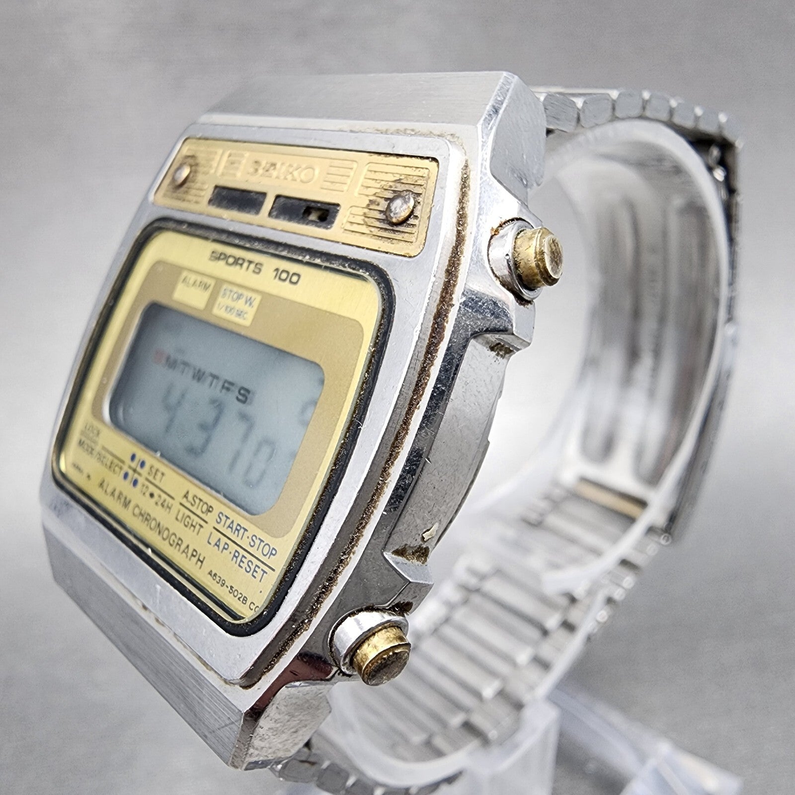 Seiko Digatel Watch Men 33mm  Two Tone alarm chrono a639502a New battery2