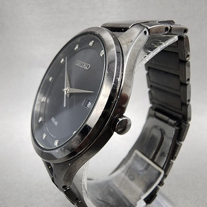 Seiko Solar Watch Men 39mm Black Dial Black Tone Date Round V1570AP0 Runs2