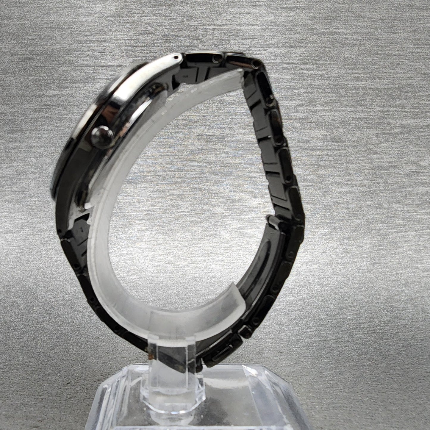 Seiko Solar Watch Men 39mm Black Dial Black Tone Date Round V1570AP0 Runs6