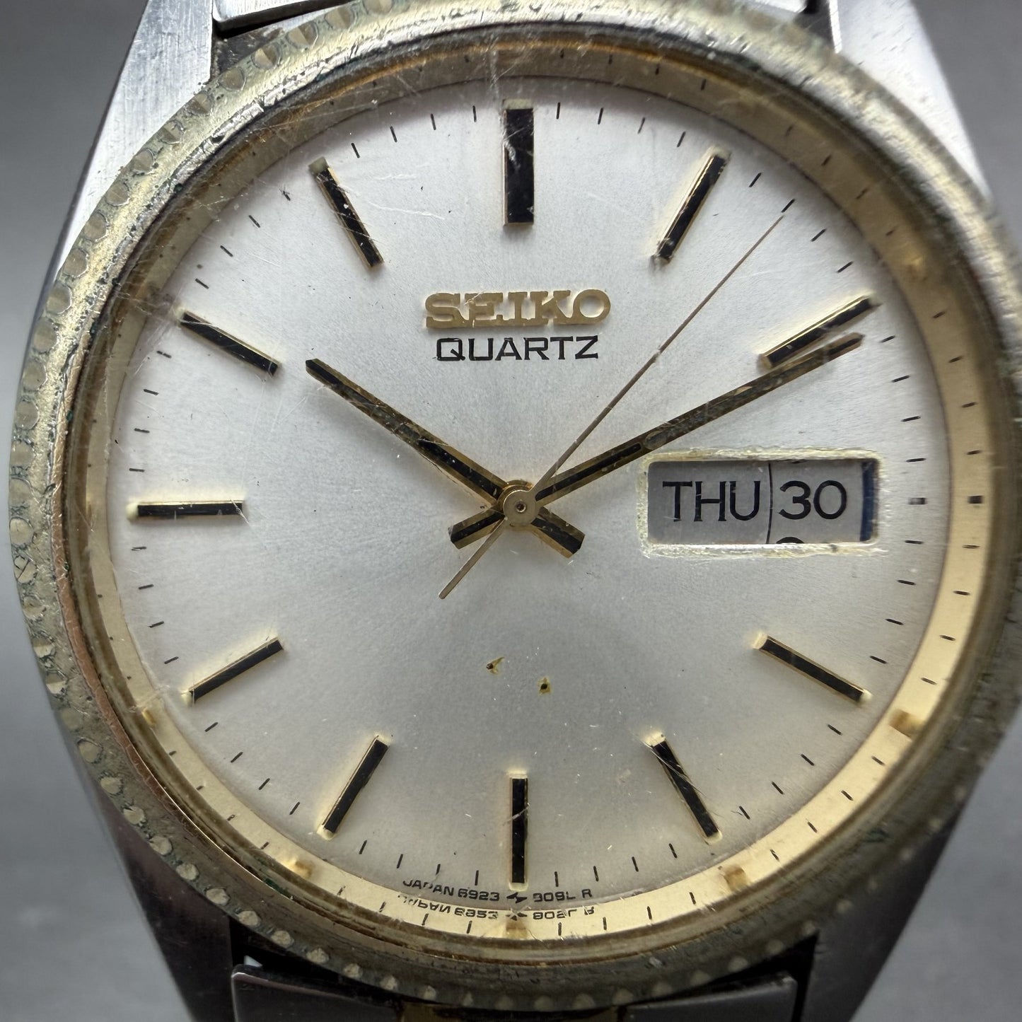 Seiko President SQ Watch Men 37mm Silver Dial Two Tone 6923-8089 READ!!!! NewBat1