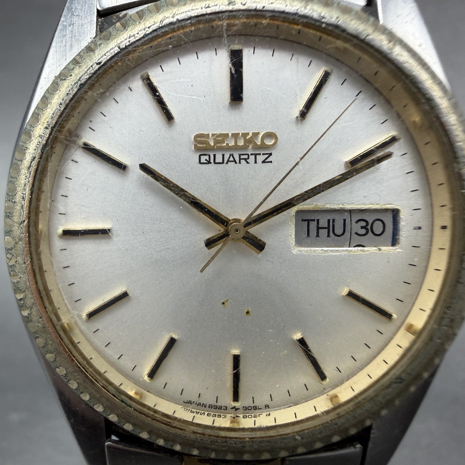 Seiko President SQ Watch Men 37mm Silver Dial Two Tone 6923-8089 READ!!!! NewBat1