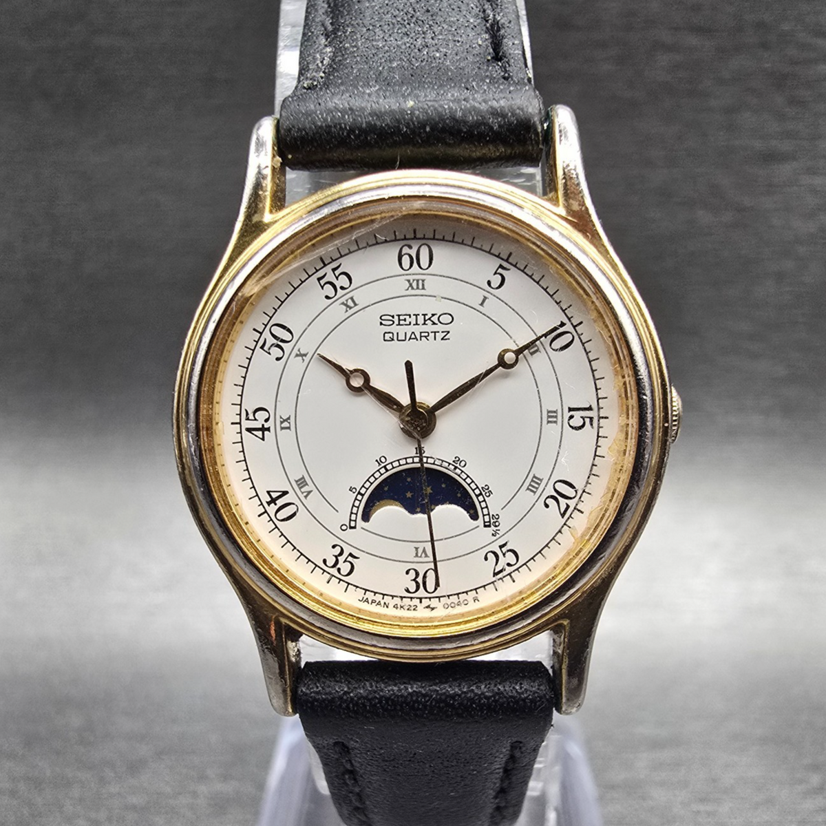 Seiko Moon Phase Watch Women 25mm White Dial Gold Tone Round 4K22-0049 New Batt0