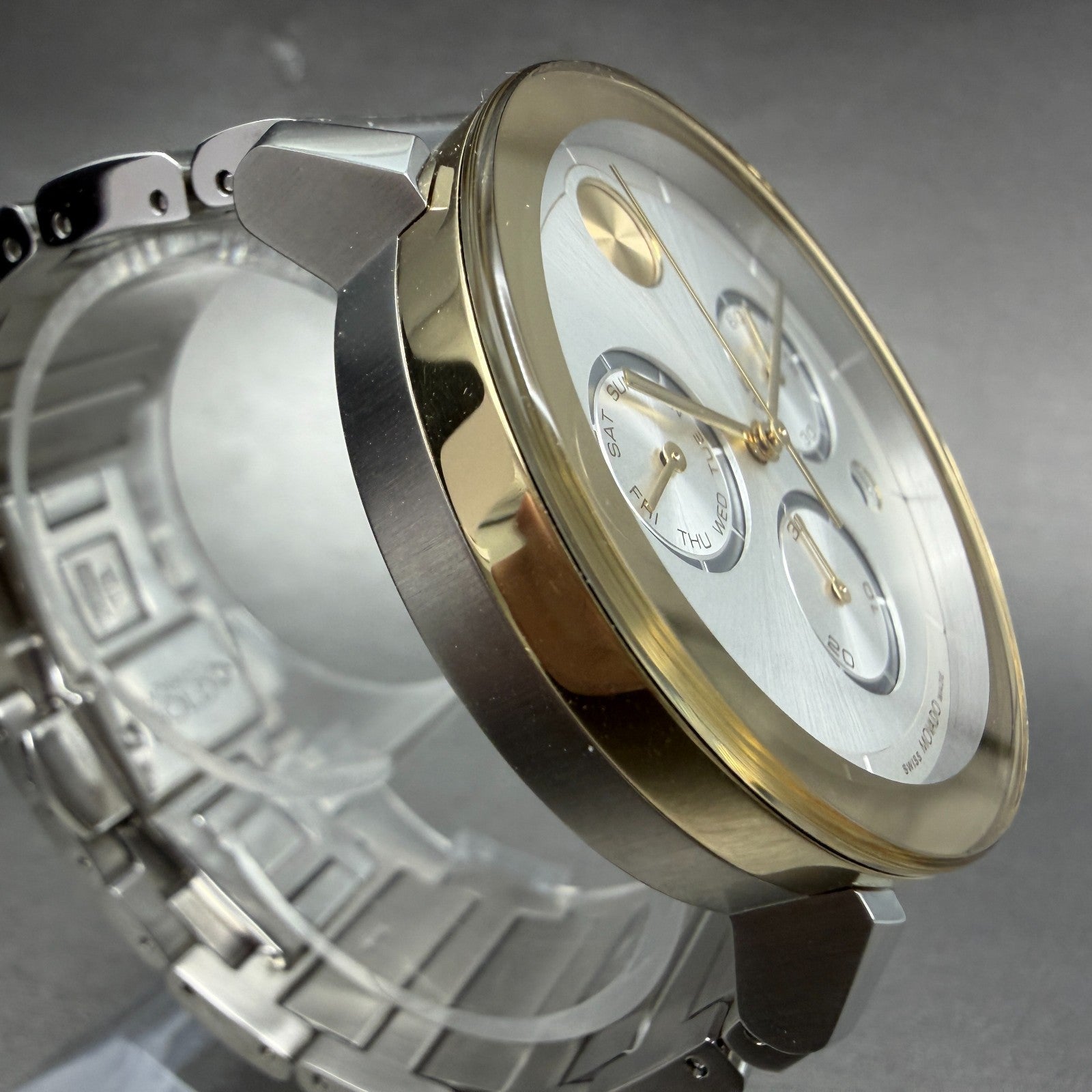 Movado Bold Chronograph Watch Men 42mm Silver Dial Two Tone Date 3600888 Box4