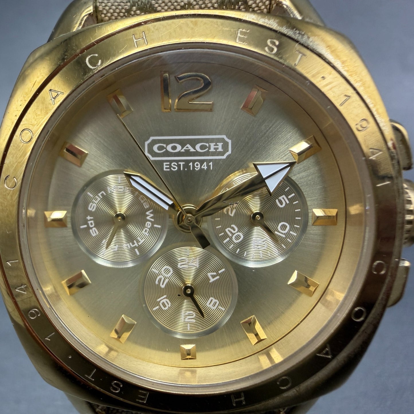 Coach Boyfriend Watch Women 38mm Champagne Dial Gold Tone Round New Battery A1