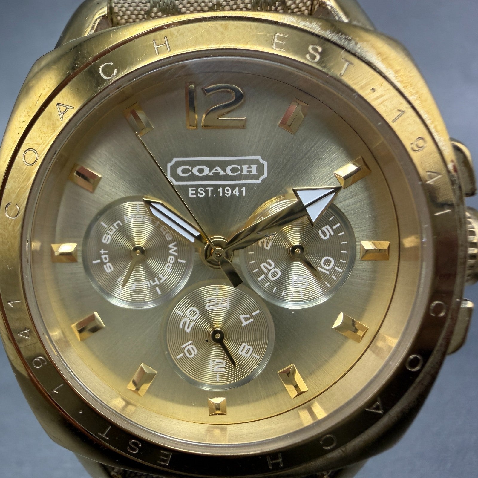 Coach Boyfriend Watch Women 38mm Champagne Dial Gold Tone Round New Battery A1