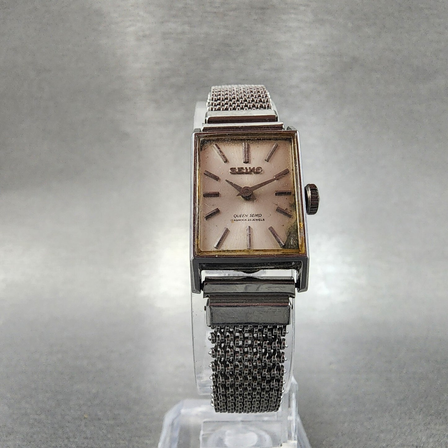 Seiko Queen Seiko Tank Watch Women 16mm White Dial Silver Tone Rectangle Runs6