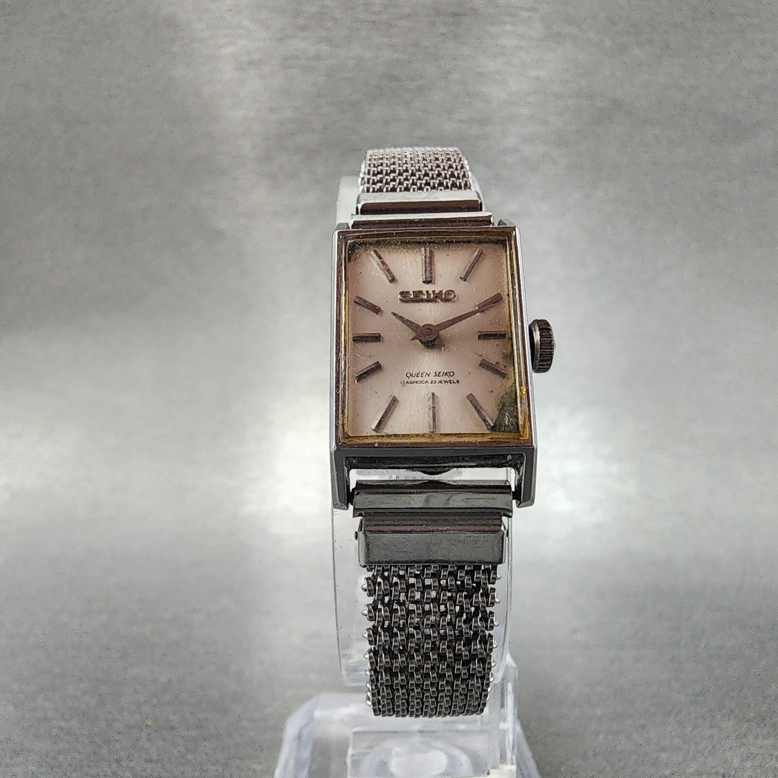Seiko Queen Seiko Tank Watch Women 16mm White Dial Silver Tone Rectangle Runs6