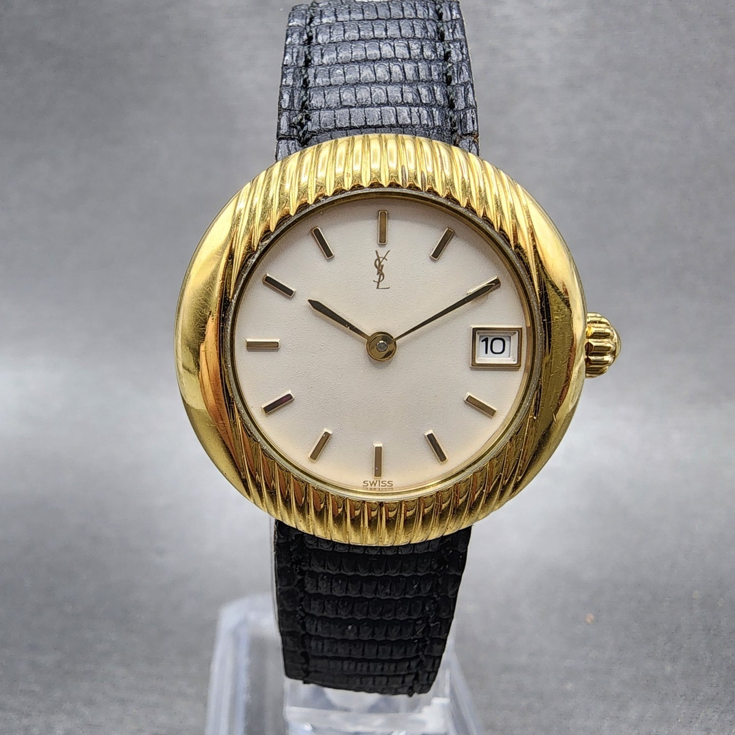 Yves Saint Laurent Watch Women 28mm Cream Dial Gold Tone Date Round New Battery0