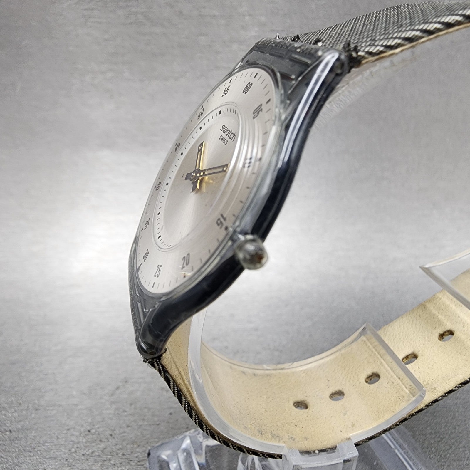 Swatch Skin Watch Women 34mm Silver Dial Clear Case Round New Battery2