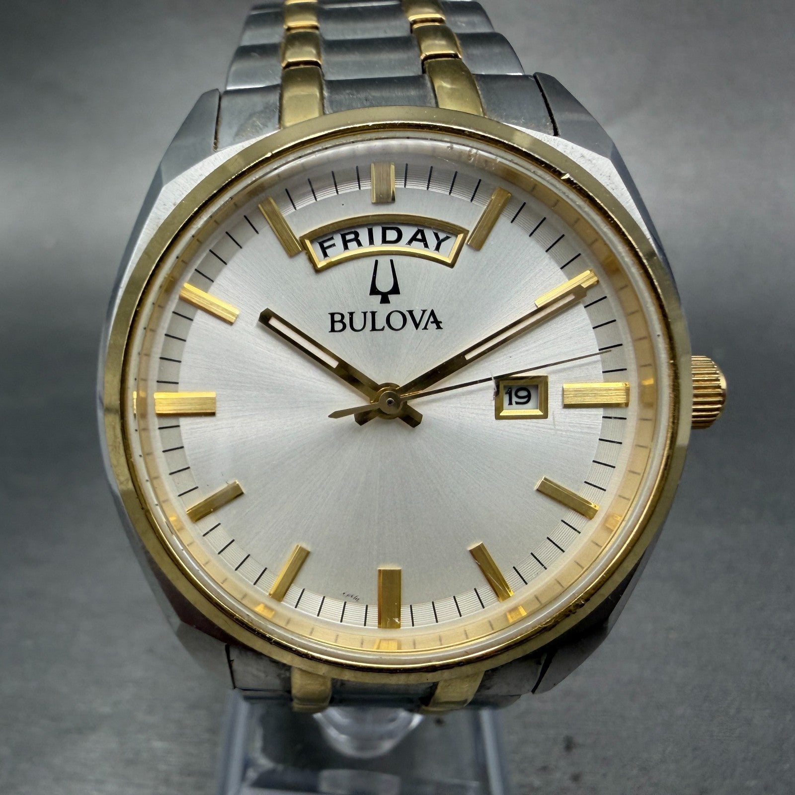 Bulova Watch Men 39mm Silver Dial Two Tone Daydate Round 98C127 New Battery0