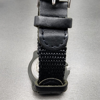 Vistorinox Swiss Army Watch Women 33mm White Dial Black Tone Date READ!! New Bat8