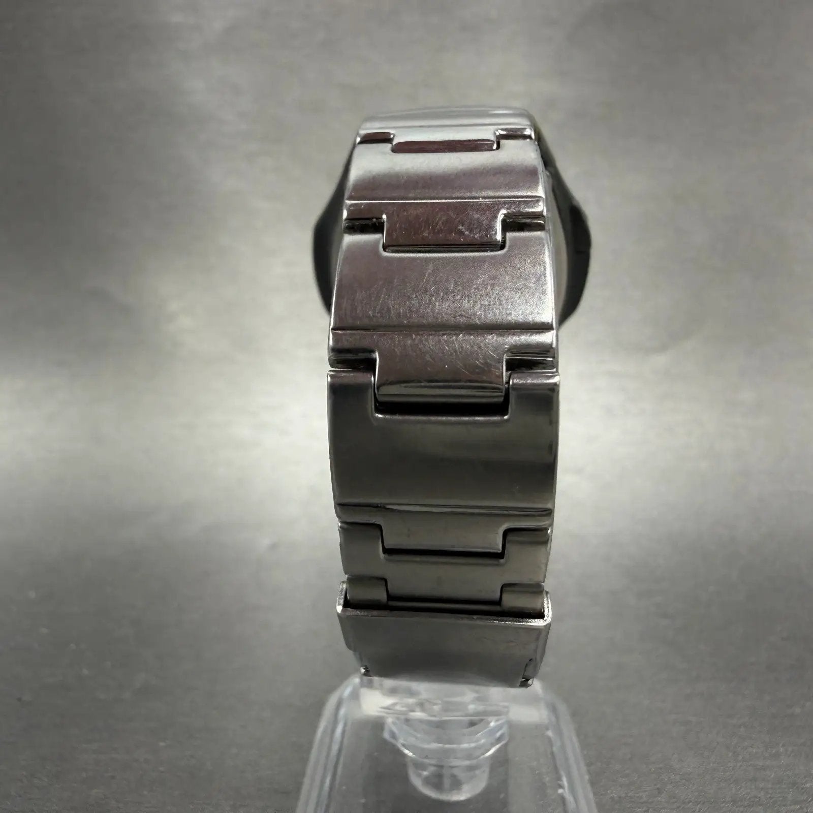 Casio Wave Ceptor Watch Women 37mm Silver Alarm Chronograph Digital New Battery7