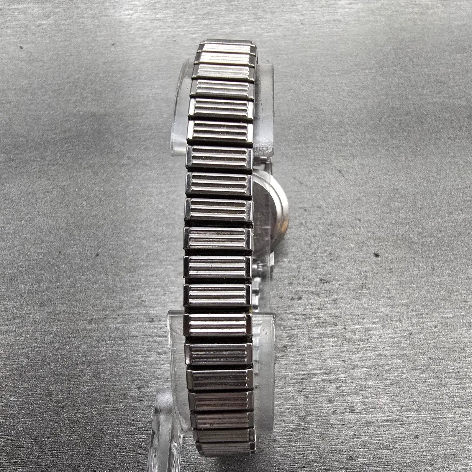 Seiko Watch Women 22mm Silver Dial Silver Tone Round 1400-0049 New Battery VTG7