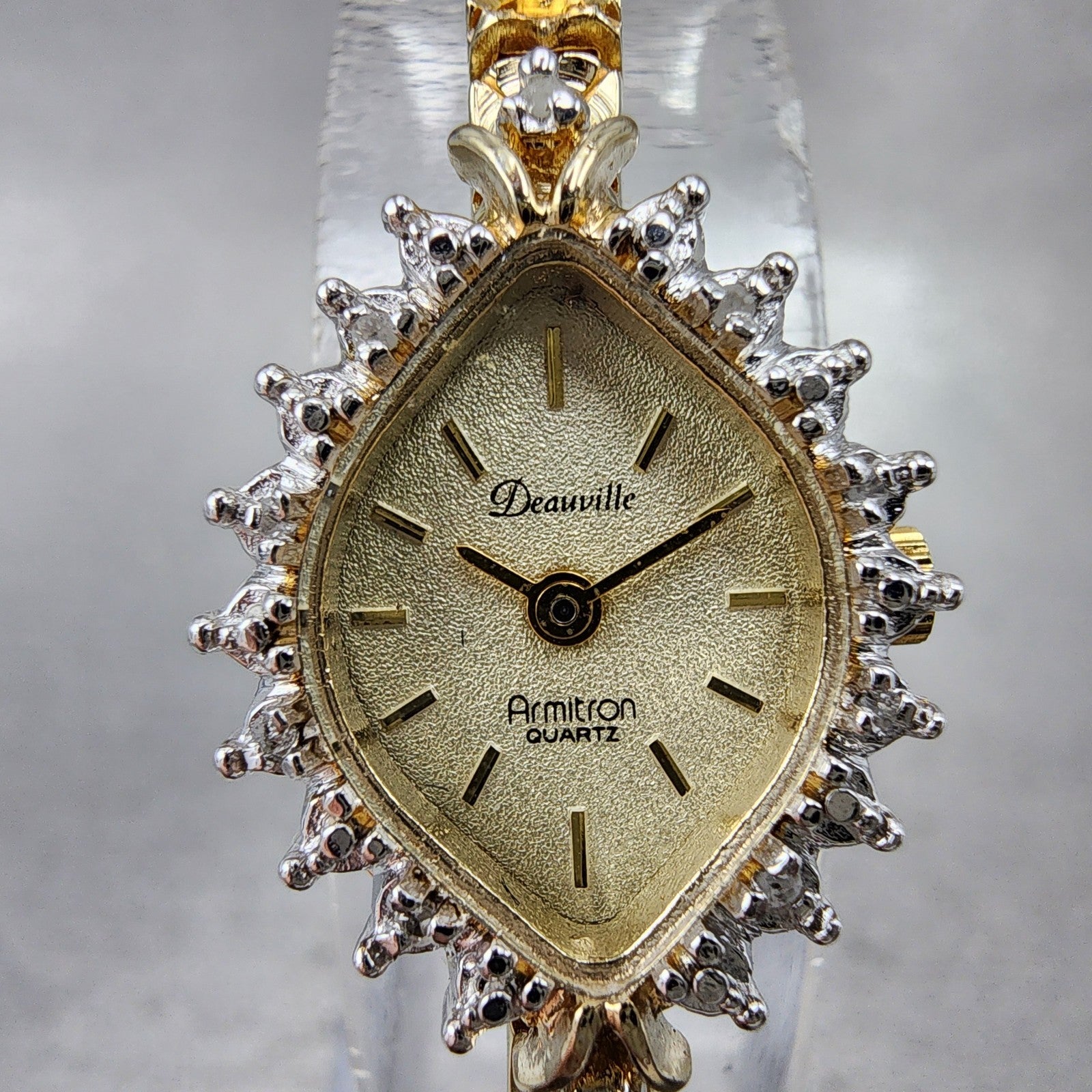Armitron Deauville Watch Women 14mm Champagne Dial Gold Tone Oval New battery1