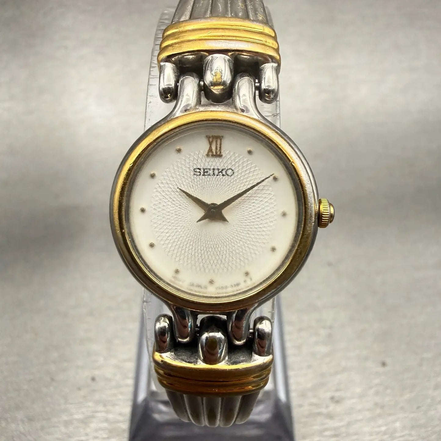 Seiko Watch Women 20mm White Dial Two Tone Round V400-1229 New Battery Vintage0