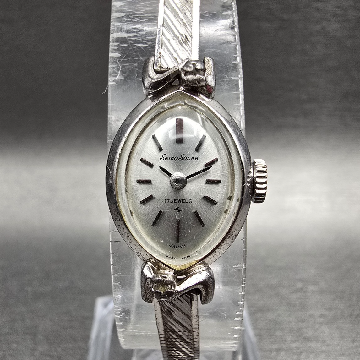 Seiko Solar Watch Women 14mm Silver Dial White Gold Plated Oval 10-8290 Manual0