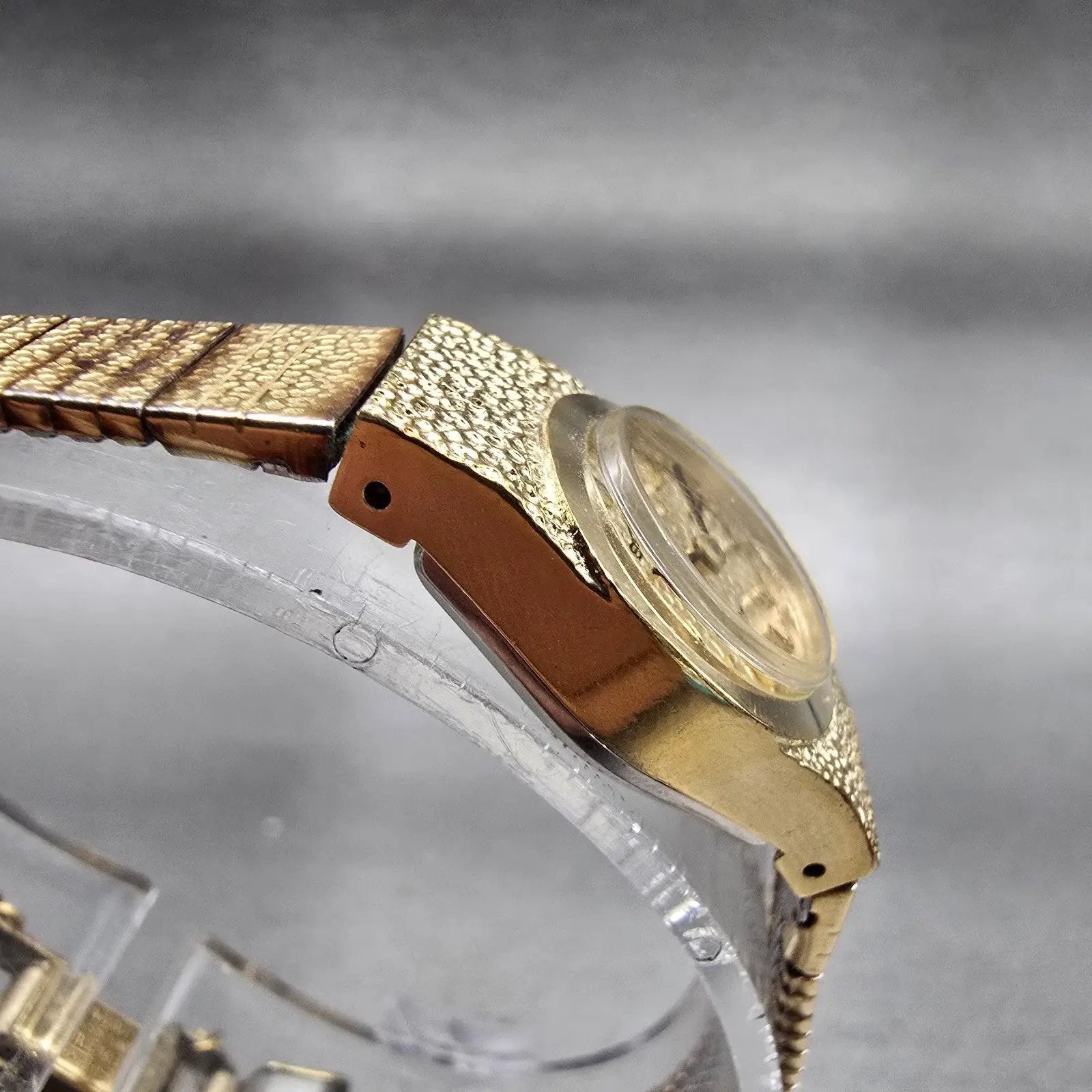 Seiko Watch Women 16mm Gold Dial Gold Tone Round  Manual Wind Works VTG 11-04593