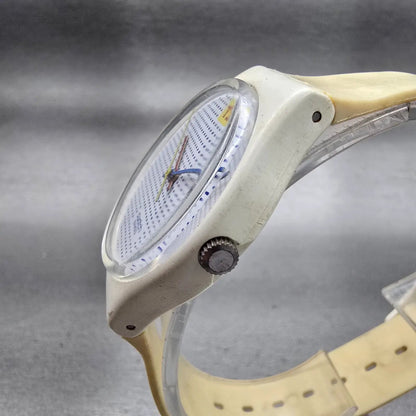 Swatch DOTTED SWISS Watch Men White Dial White Tone Round GW104 New Battery VTG2