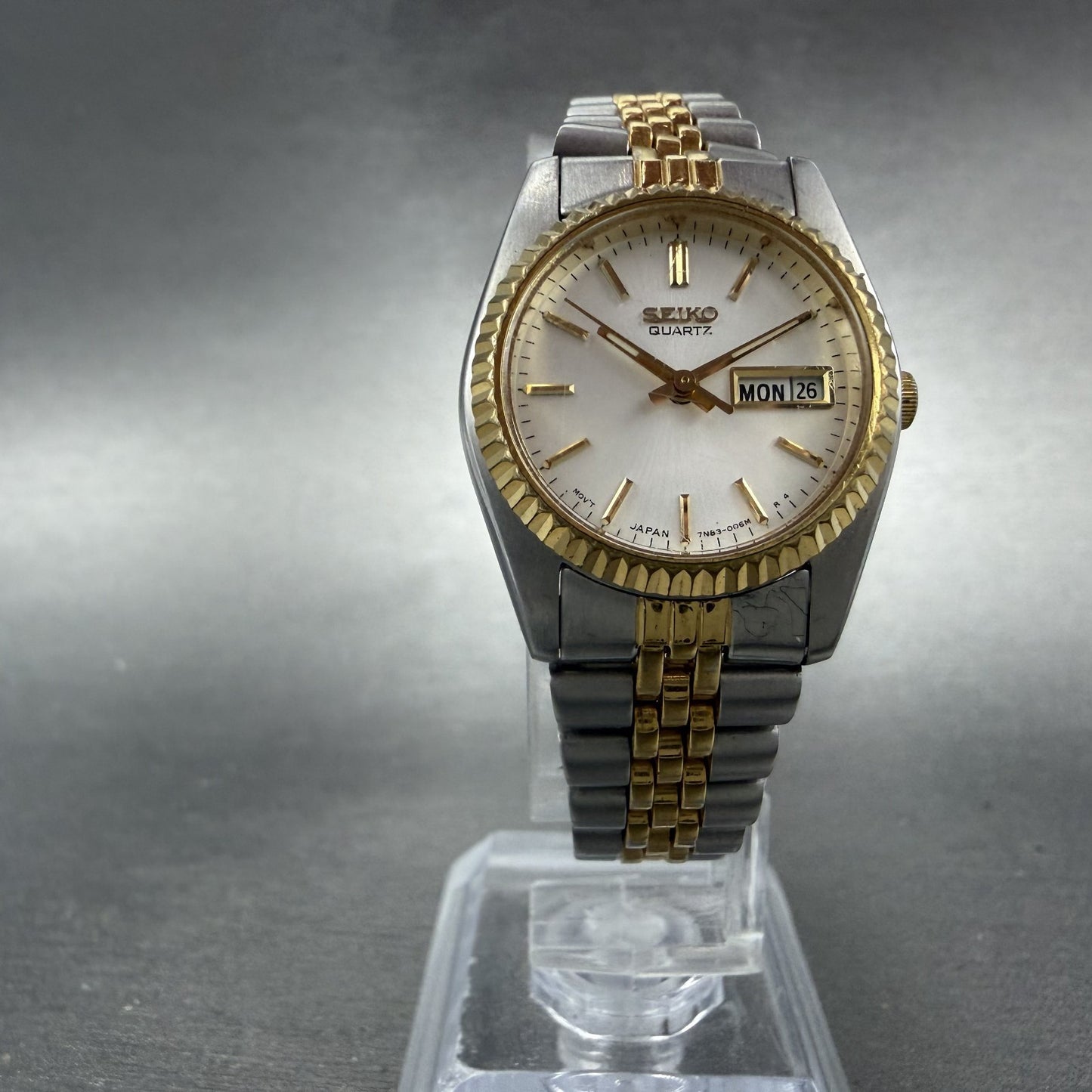 Seiko Watch Women 25mm White Dial Two Tone daydate Round 7n83-0041 New Batt A8H5
