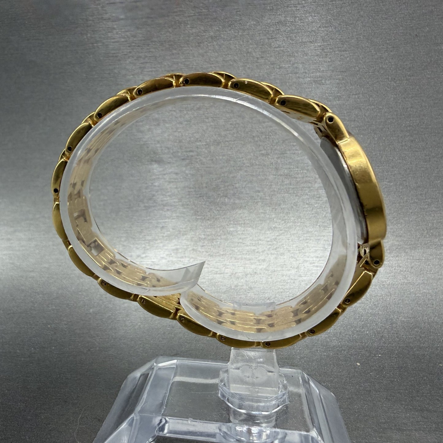 Seiko Watch Women 24mm White Dial Gold Tone Round V700-6389 New Battery ABC8