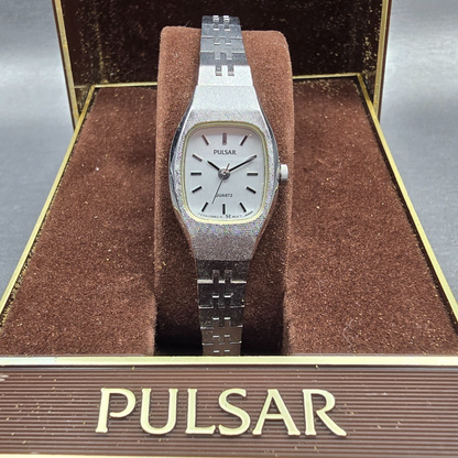 Seiko Pulsar Watch Women 16mm Silver Dial Silver Tone Oval V233-5810 New Battery0
