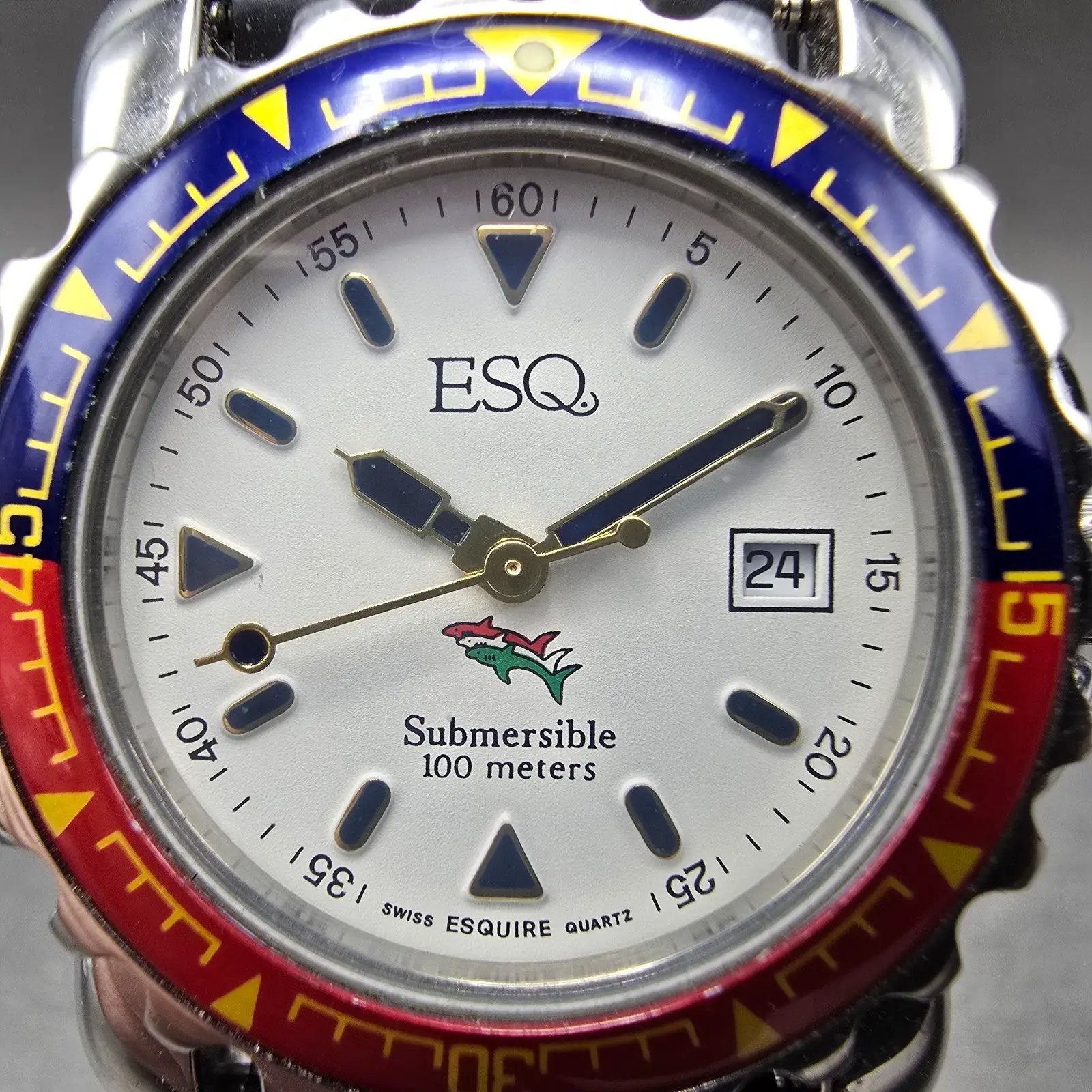 ESQ Submersible Dive Watch Women 32mm White Dial Silver Date Round New Battery1