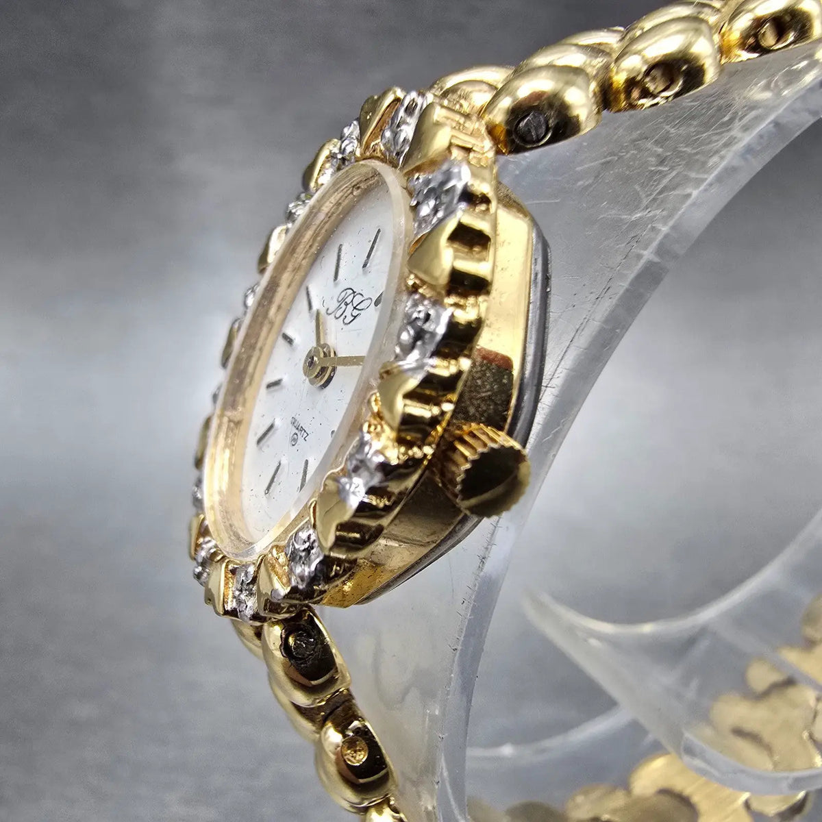 Unbranded Watch Women 17mm White Dial Gold Tone Gem Set Bezel Oval New Battery2