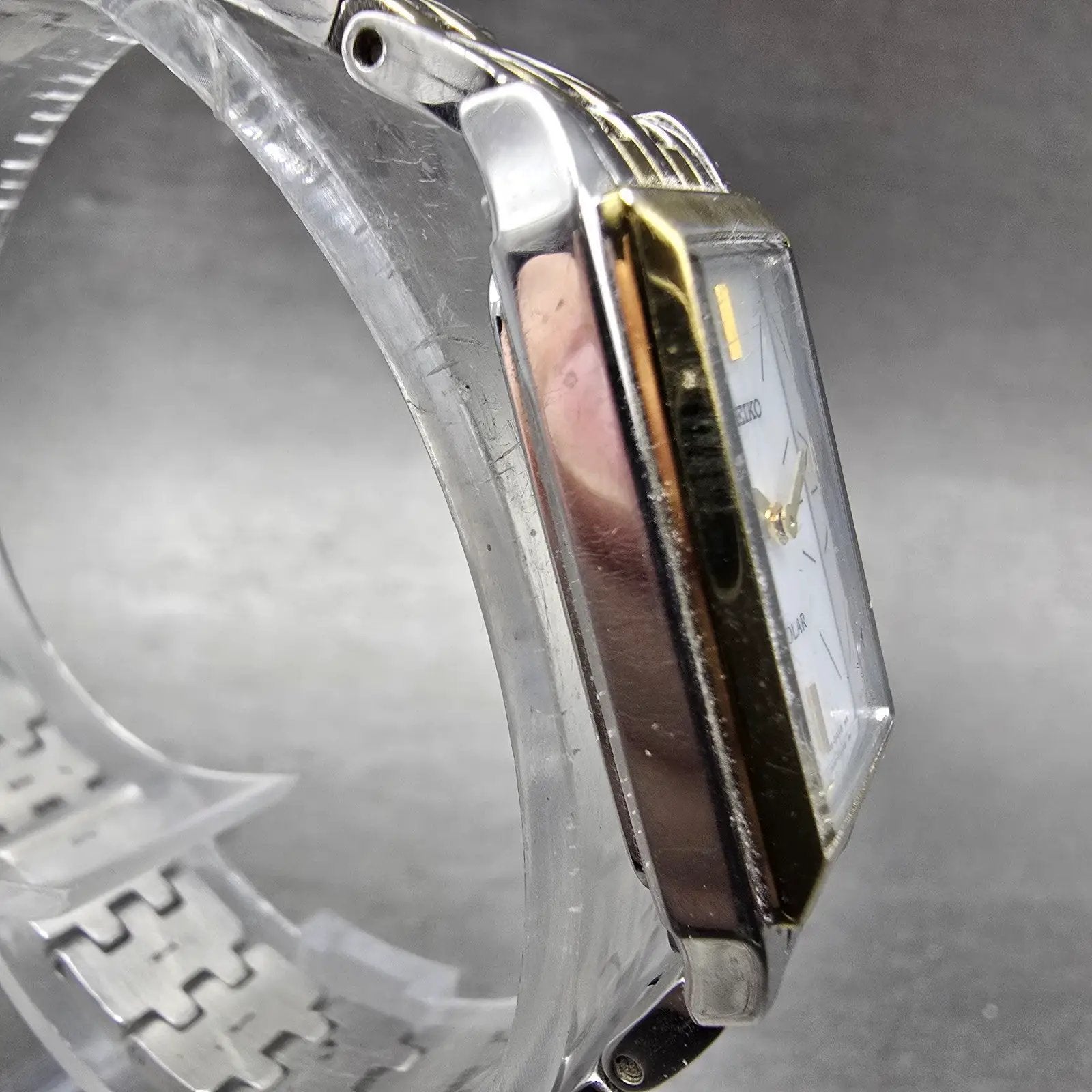 Seiko Solar Tank Watch Women 15mm White Dial Two Tone Rectangle V116-0AA0 WorksL3