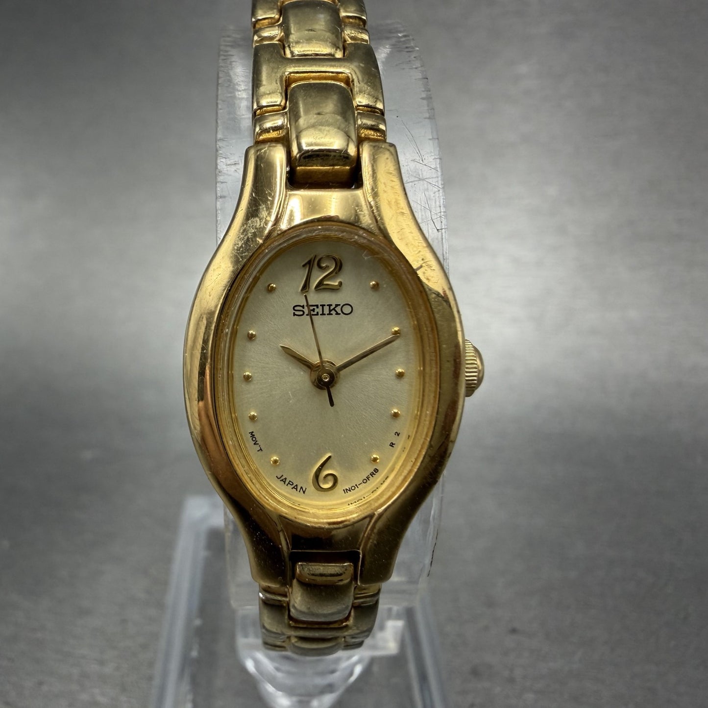 Seiko Watch Women 17mm Champagne Dial Gold Tone Oval 1N01-0CS0 New Battery0