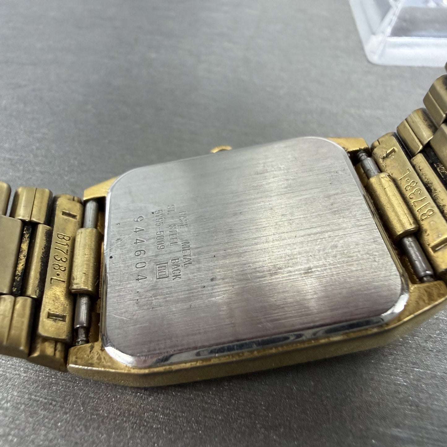 Seiko Tank Watch Men 26mm Champagne Dial Gold Tone Rectangle 5Y955009 New Batt9