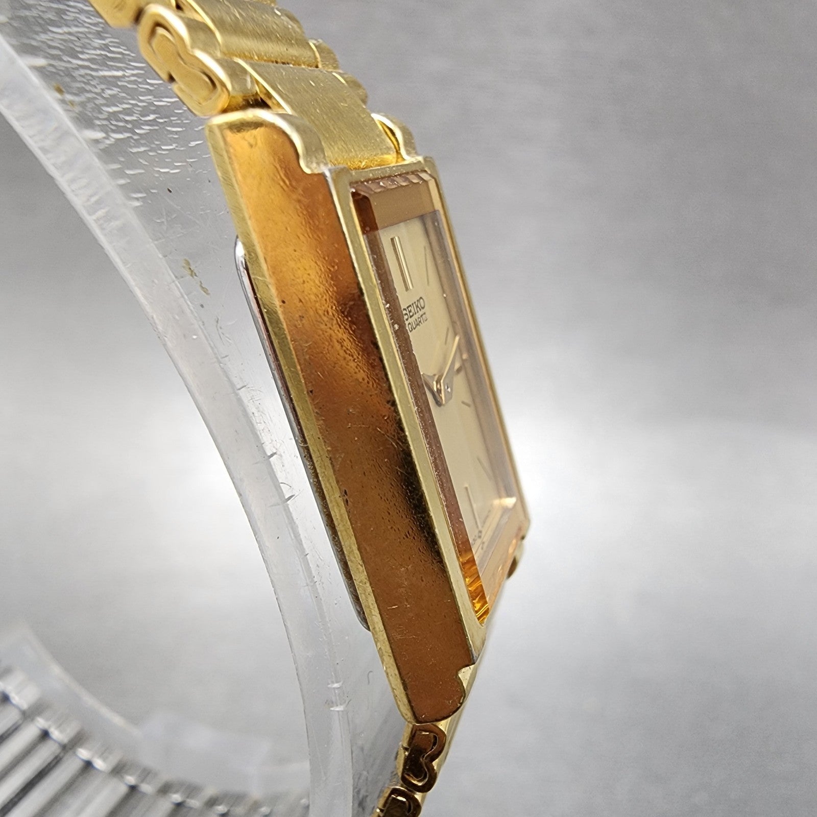 Seiko Tank Watch Women 13mm Champagne Dial Gold Tone 1e205519 New Battery3