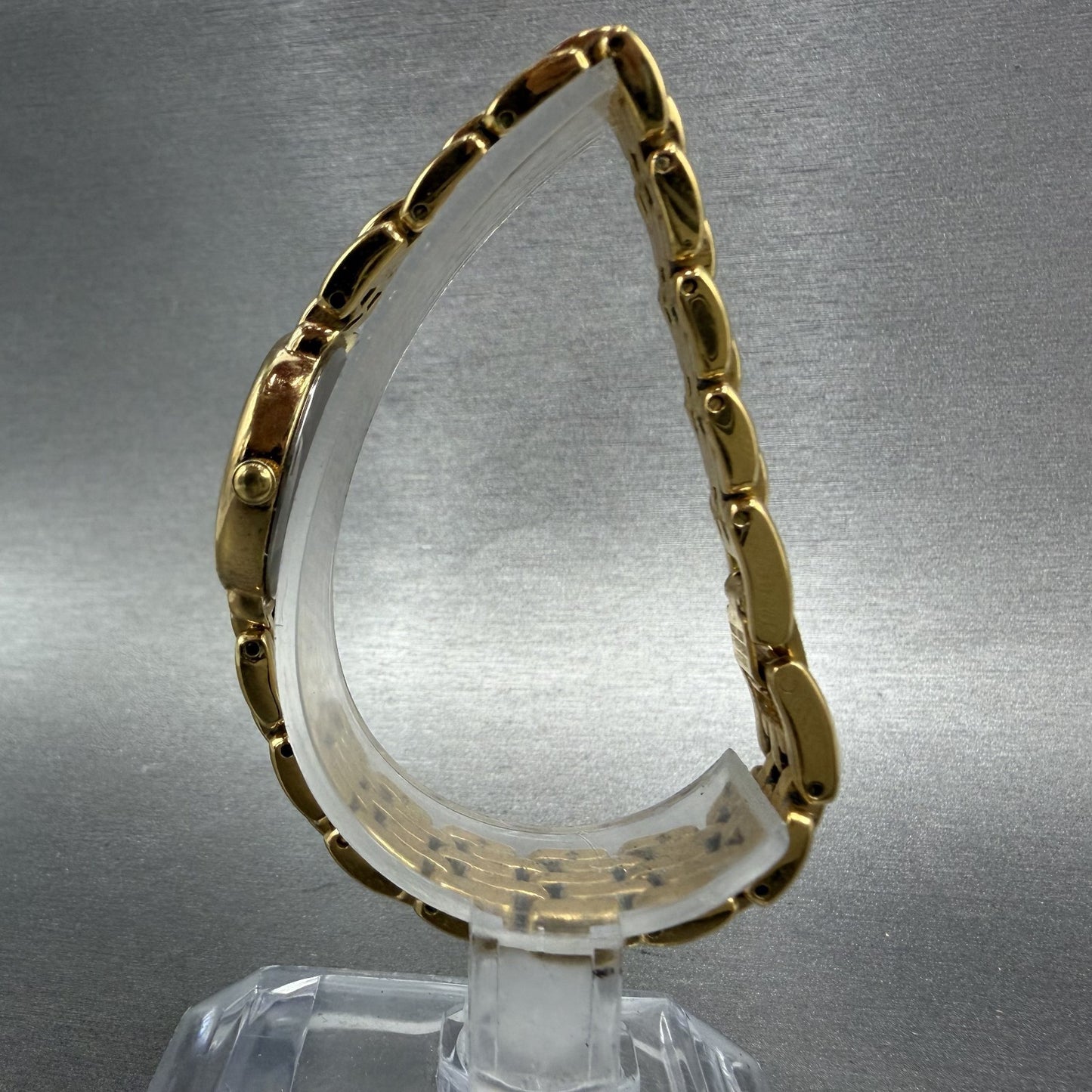 Seiko Watch Women 20mm White Dial Gold Tone Round V400-0990 New Battery ABC6