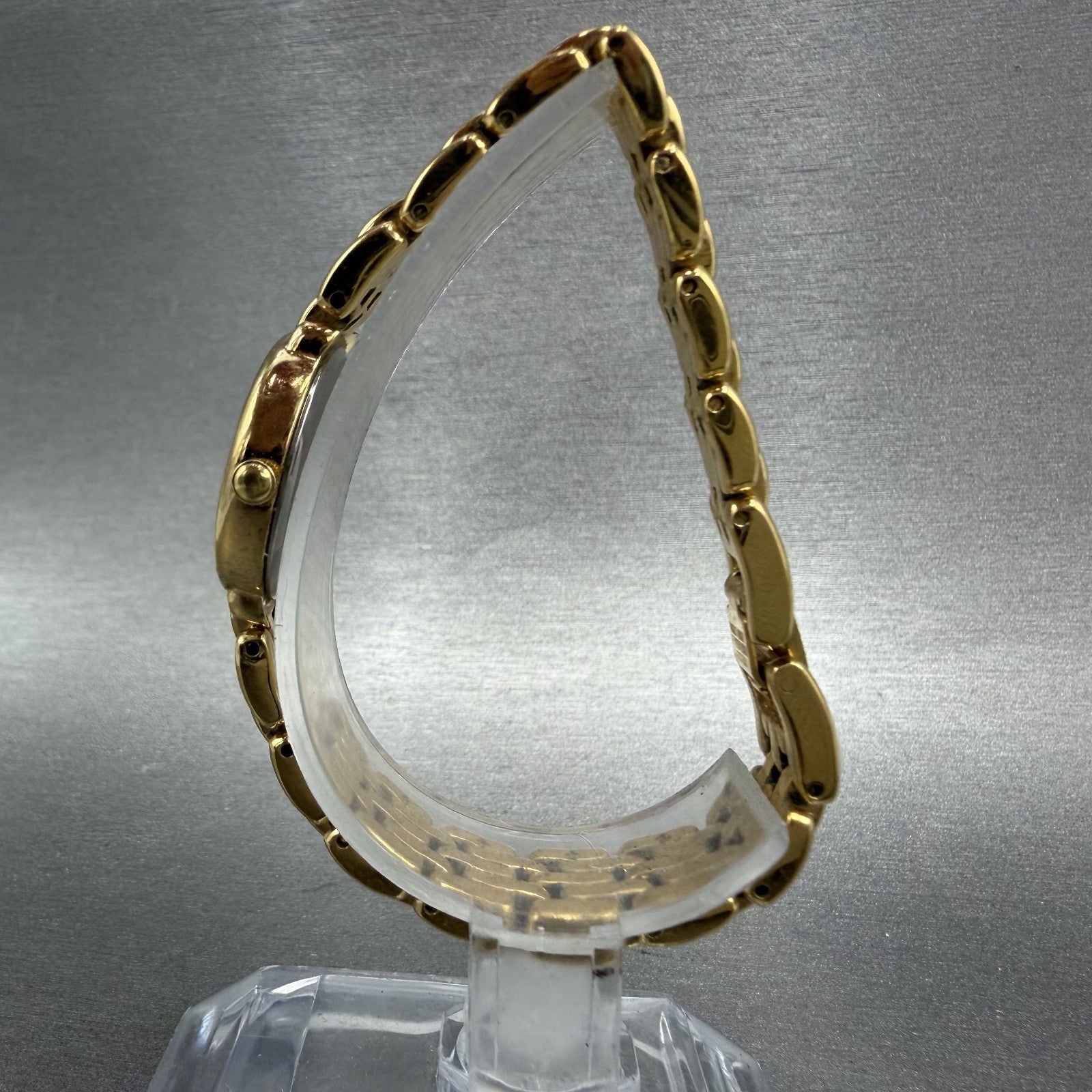 Seiko Watch Women 20mm White Dial Gold Tone Round V400-0990 New Battery ABC6