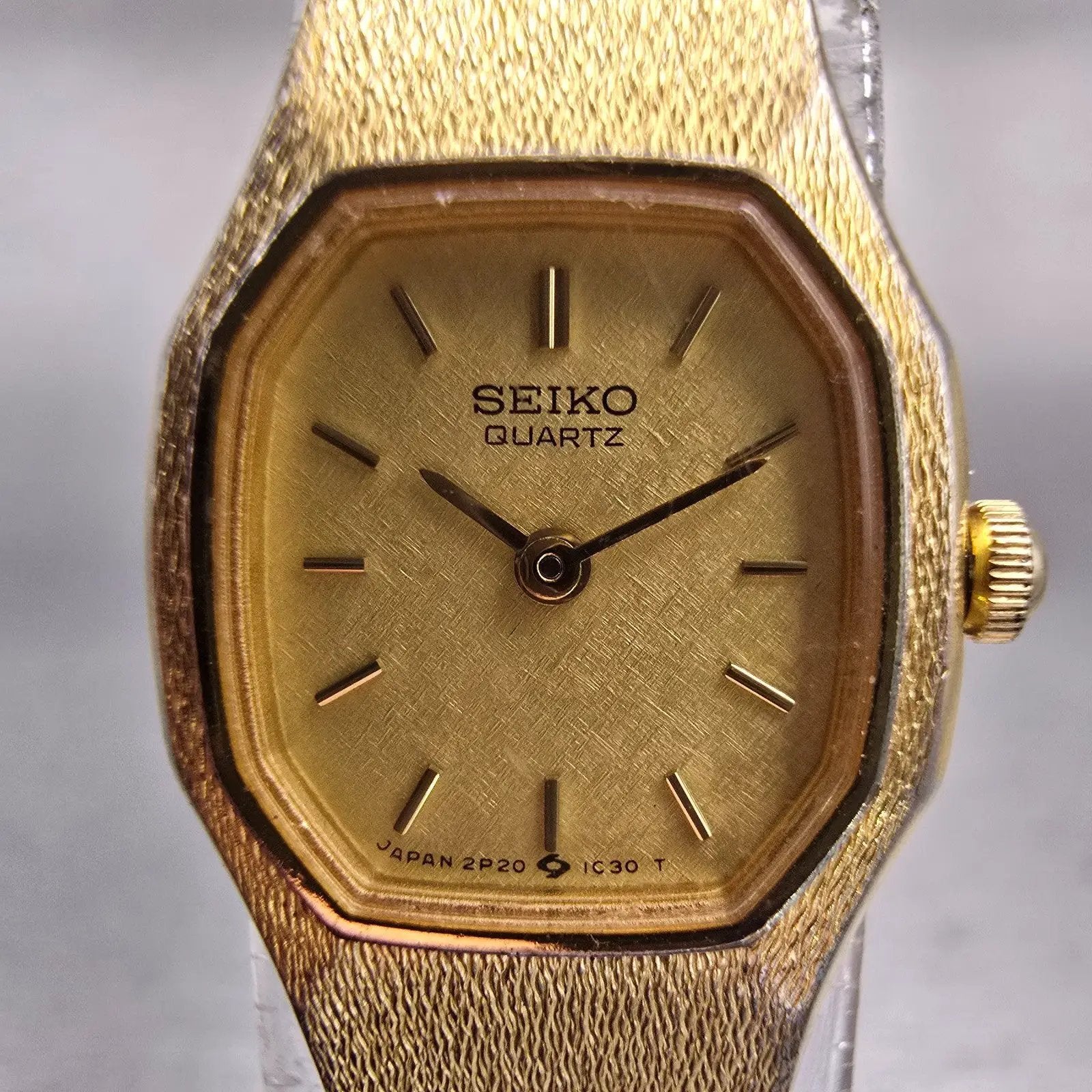 Seiko Watch Women 16mm Gold Dial Gold Tone Octagon 2P20-5H39 New Battery Vintage1