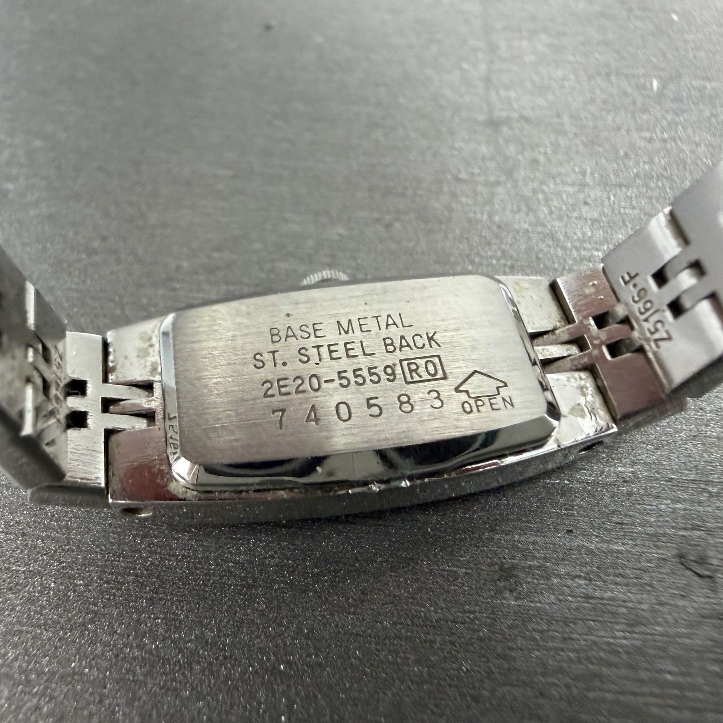 Seiko Tank Watch Women 12mm Silver Dial Silver Tone 2E20-5559 New Battery9
