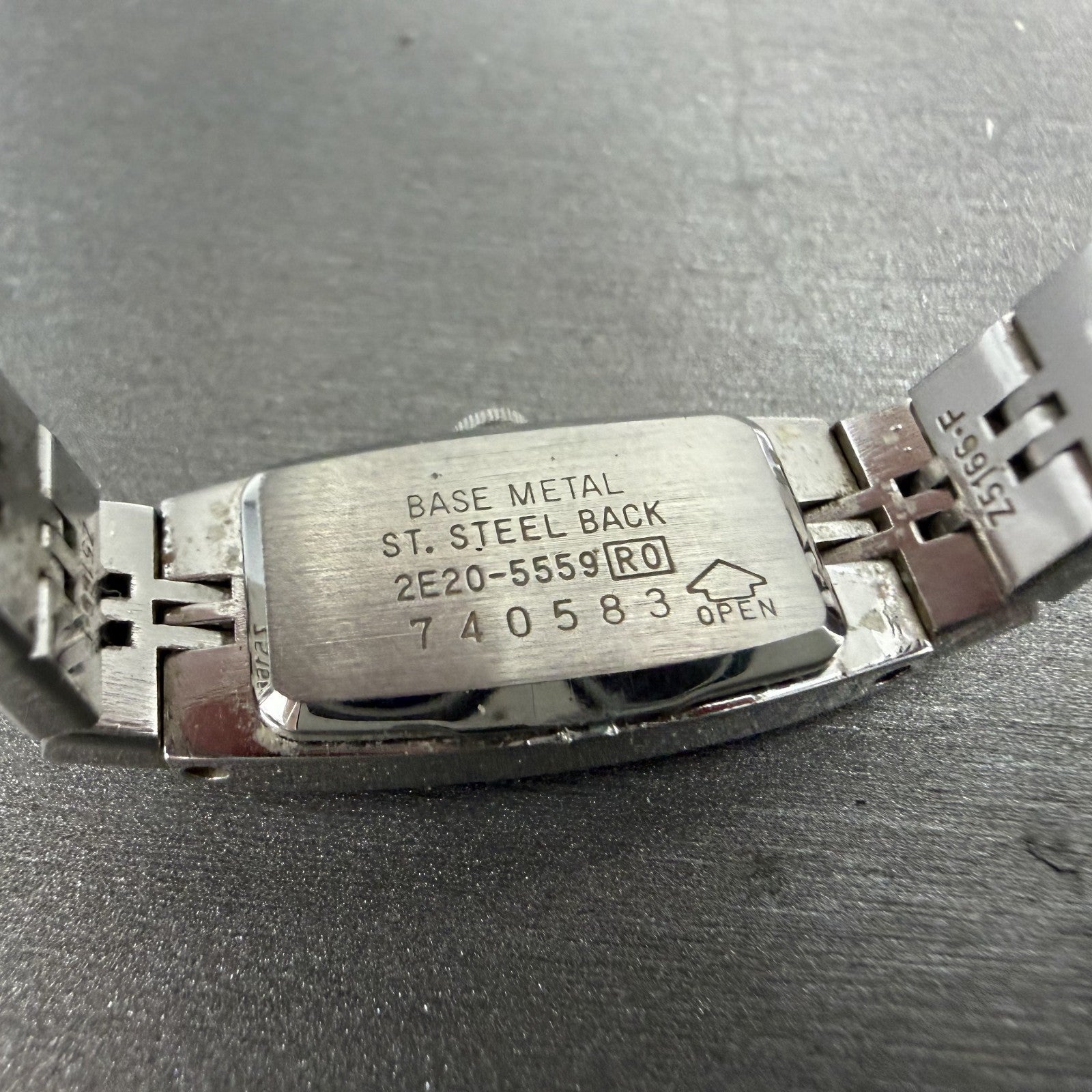 Seiko Tank Watch Women 12mm Silver Dial Silver Tone 2E20-5559 New Battery9