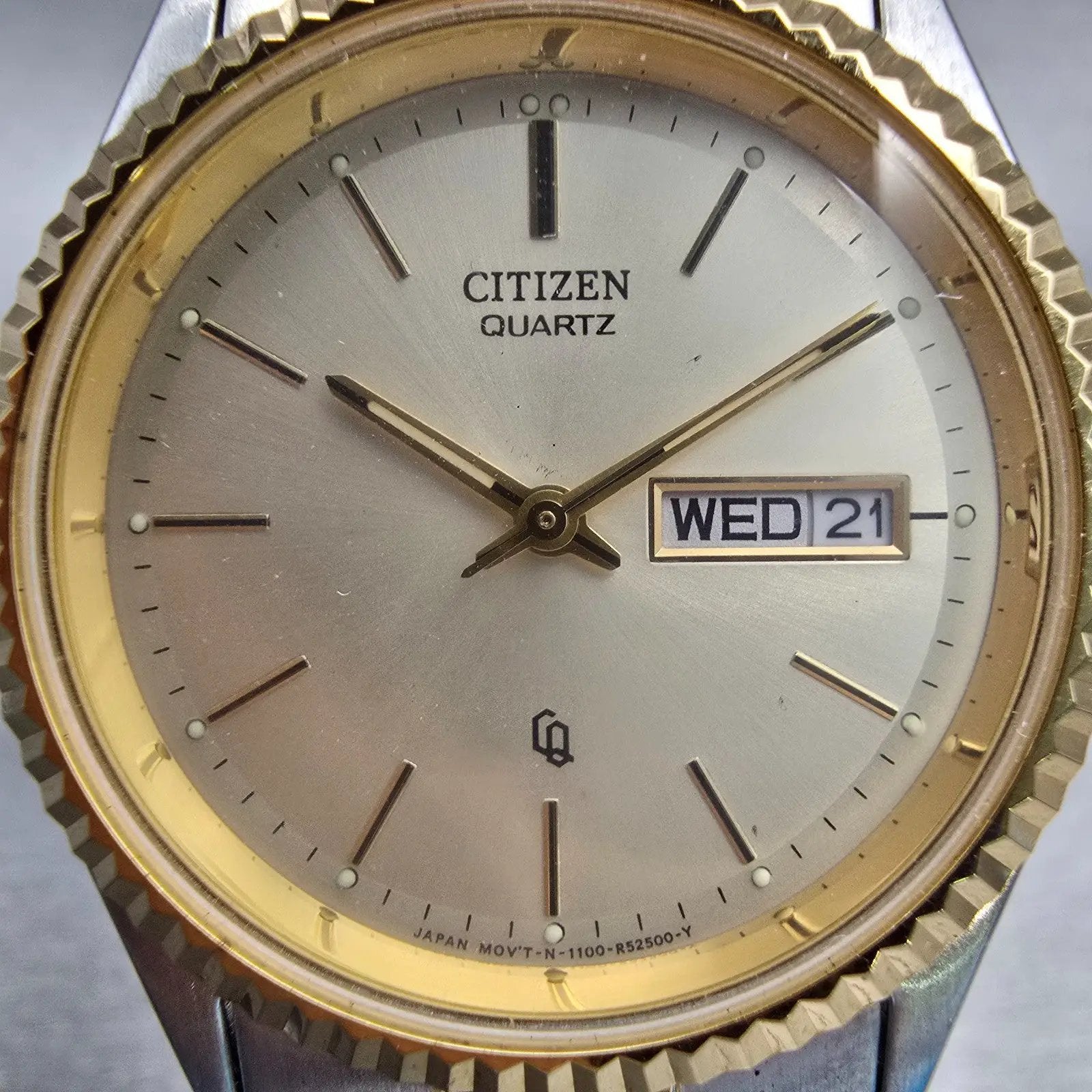 Citizen CQ Watch Men 35mm Champagne Dial Two Tone Daydate 1100-R12535 New Batt1